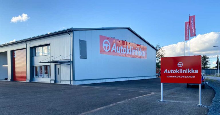 Autoklinikka rakentaa uusia automaalamoita ympäri Suomea.
